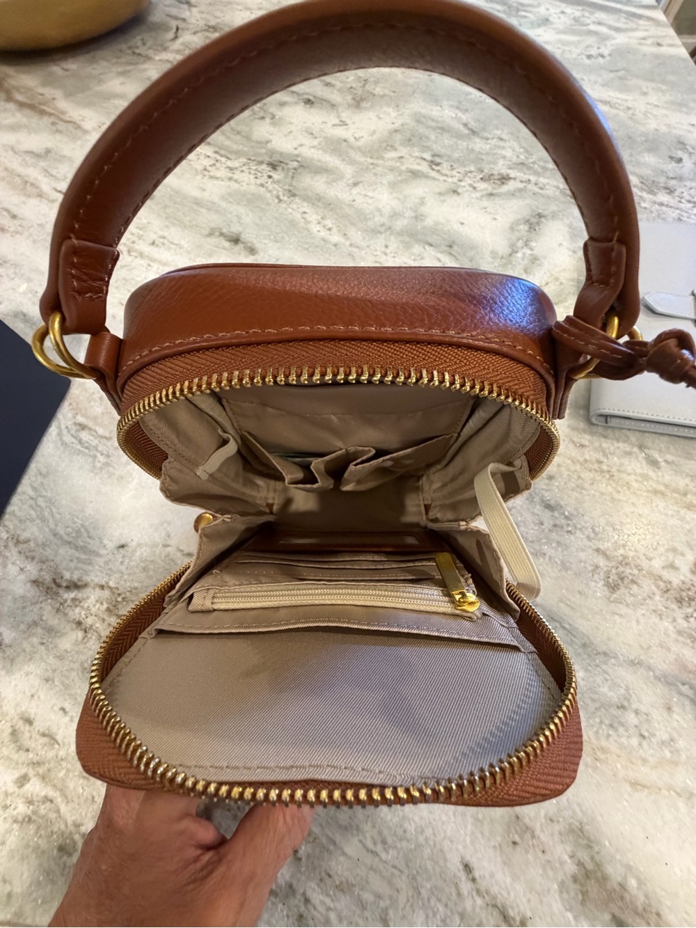 Minooy Aphrodite Leather Phone Crossbody Bag Brown Full Grain Leather Box - Picture 4 of 10